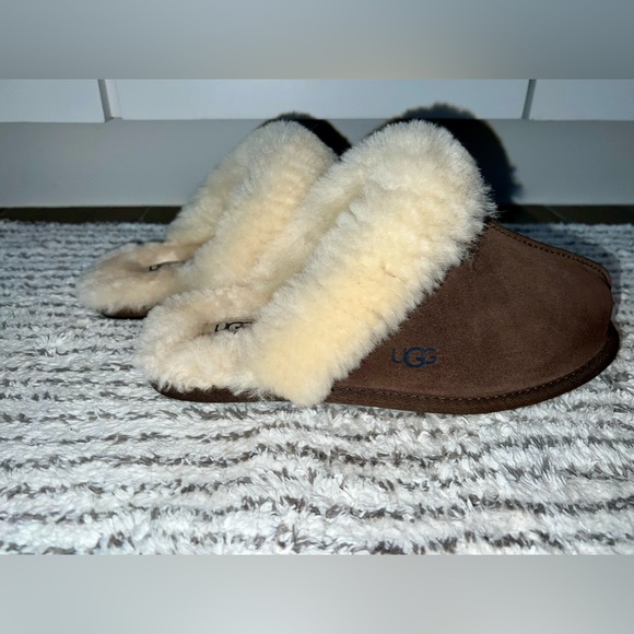 NWOT Ugg Scuffette Slippers - Picture 3 of 4
